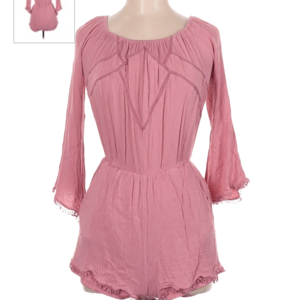 Romeo and Juliet Couture Size Small Romper in Rose Pink